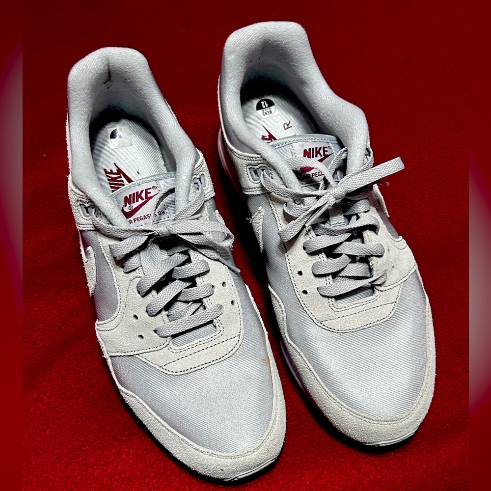 Men’s Nikes shoes size 12